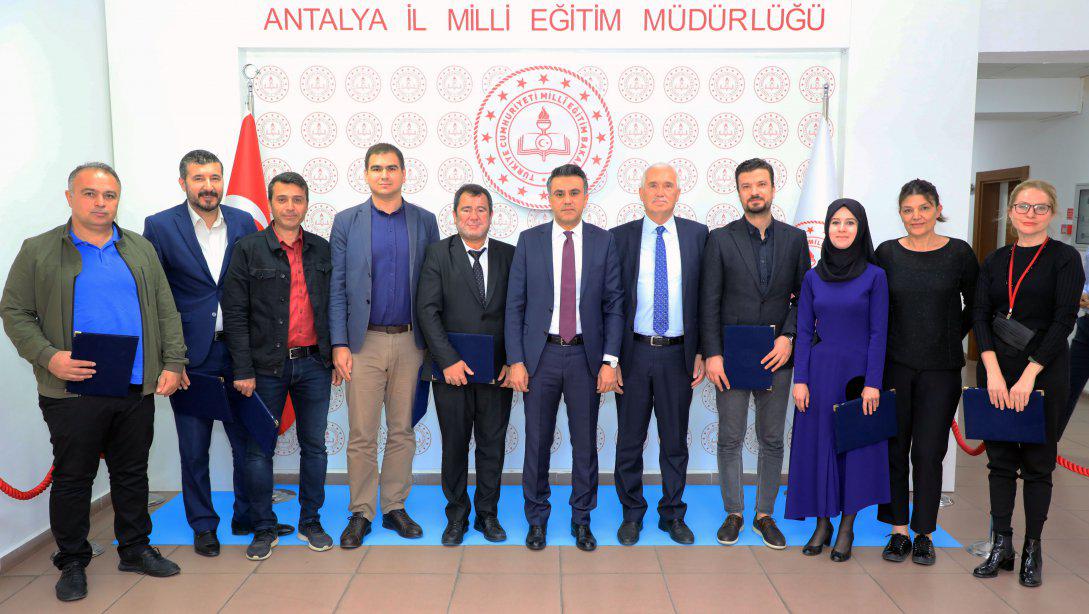 Antalya Ölçme Değerlendirme Merkezinin 2021-2022 Eğitim Öğretim Yılı Faaliyetleri Hakkında Bilgilendirme ve Değerlendirme Toplantısı Yapıldı