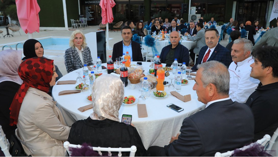 Antalya İl Milli Eğitim Müdürlüğü Ailesi İftar Sofrasında Buluştu