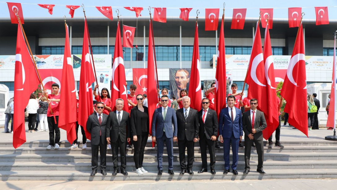 İl Milli Eğitim Müdürümüz Sn. Emre Çalışkan 19 Mayıs Atatürk'ü Anma Gençlik ve Spor Bayramı Çelenk Sunma ve Kutlama Etkinliklerine Katıldı