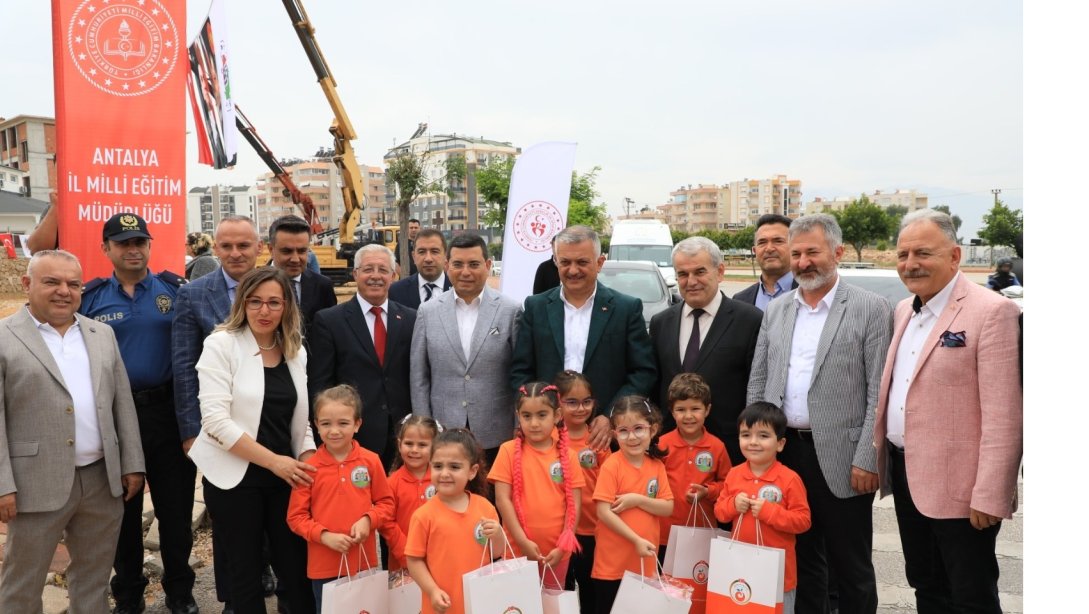 Kepez Fatih Selek Ali Işıkhan Anaokulu Bünyesinde Kapalı Spor Salonunun Temel Atma Törenini Gerçekleştirdik